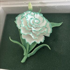 Lenox Touch of Ireland Carnation NIB